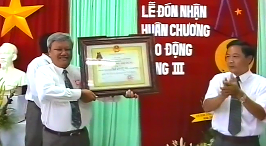 DOMESCO - TRÊN NHỮNG CHẶNG ĐƯỜNG PHÁT TRIỂN (TẬP 2)